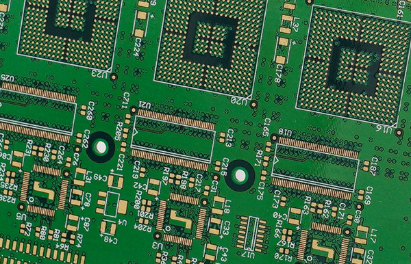 ​Wie fügt man SMT-Geräten im PCB-Design Seidendruck hinzu?